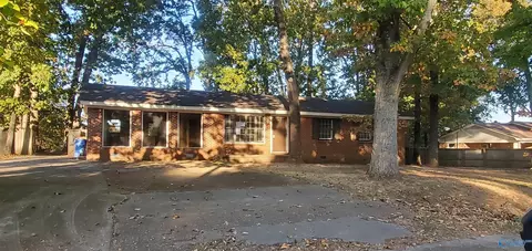 1907 Morningside Dr, Hartselle, AL 35640