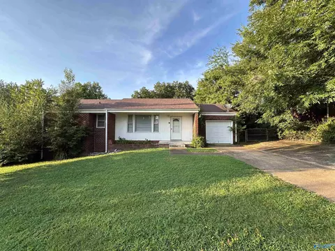 2220 Sullivan Rd, Huntsville, AL 35810
