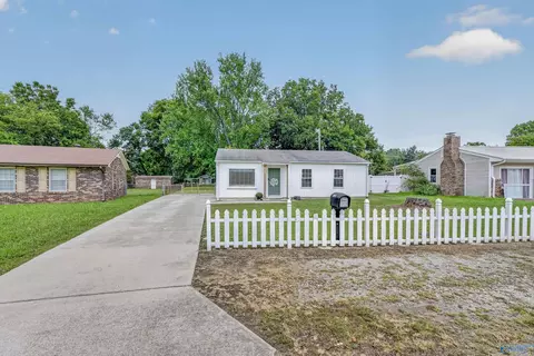 2019 Dellbrook Dr, Huntsville, AL 35811
