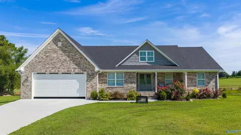 765 Cochran Ave, Albertville, AL 35951