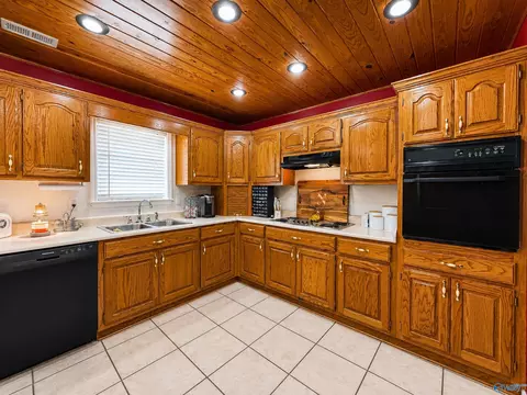 Kitchen - 78 County Road 378, Trinity, AL 35673 photo 3 of 4