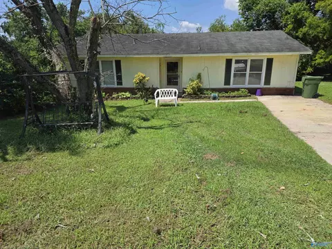 13906 Armond Cir, Huntsville, AL 35803