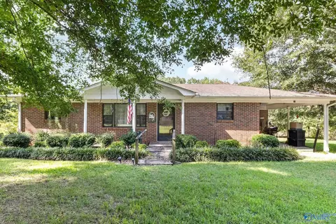 35 Prayer Barn Rd, Hartselle, AL 35640