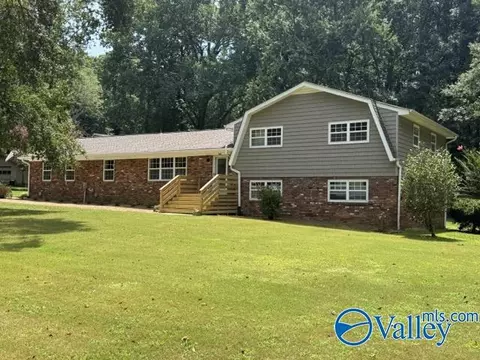 608 Grady Ave, Scottsboro, AL 35768
