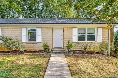 3813 SW Belvoir Dr, Huntsville, AL 35805