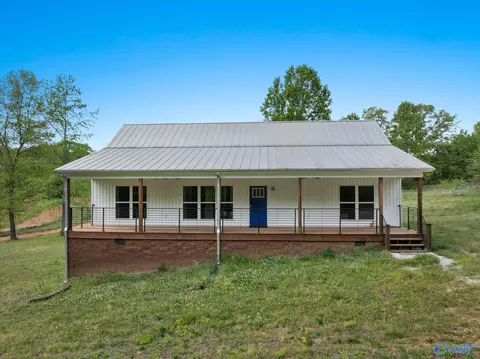 201 Berry Ln, Florence, AL 35633