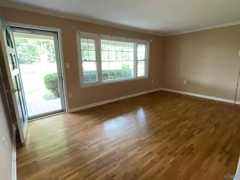 Living - 935 Apollo Rd, Arab, AL 35016 photo 2 of 5