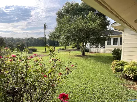 Exterior - 935 Apollo Rd, Arab, AL 35016 photo 5 of 12