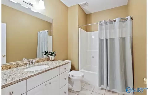 Bath - 11132 John Pugh Rd, Tanner, AL 35671 photo 2 of 3