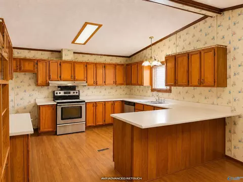 Kitchen - 10895 Griffith Rd, Tanner, AL 35671 photo 2 of 2