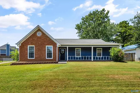 2520 Weatherstone Rd, Huntsville, AL 35803