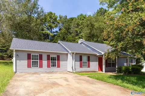 207 Barberry Ln, Toney, AL 35773