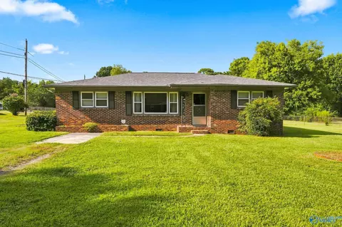 141 Hamaker St, Decatur, AL 35603