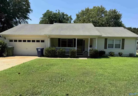 8418 Hogan Dr, Huntsville, AL 35802