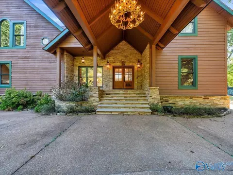 5000 Willow Dr, Huntsville, AL 35803