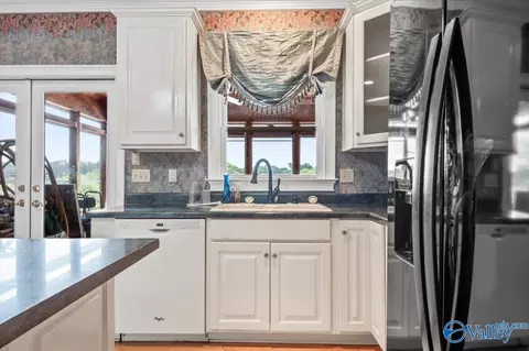 Kitchen - 589 Cobb Rd, Arab, AL 35016 photo 2 of 4