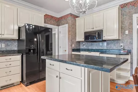 Kitchen - 589 Cobb Rd, Arab, AL 35016 photo 1 of 4