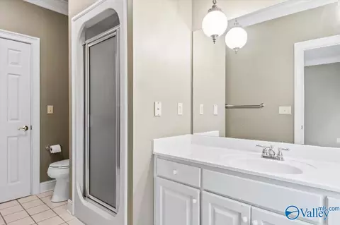 Bath - 589 Cobb Rd, Arab, AL 35016 photo 1 of 5