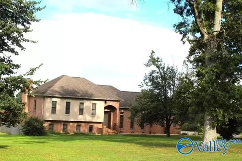 Exterior - 589 Cobb Rd, Arab, AL 35016 photo 7 of 8