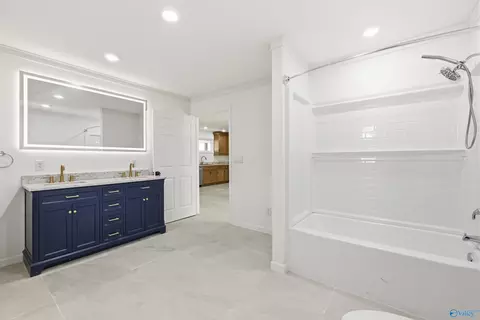 Bath - 681 Barron Dr, Fyffe, AL 35971 photo 1 of 2