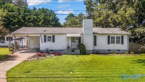 104 Bingham St, Scottsboro, AL 35768