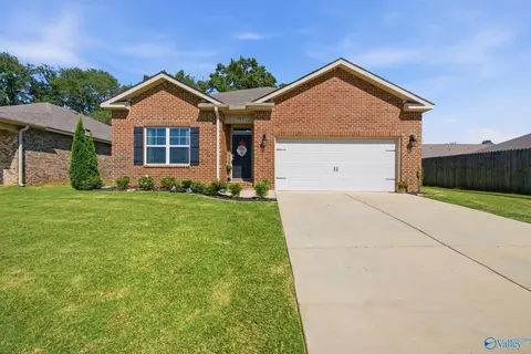 105 Branton Ct, New Market, AL 35761