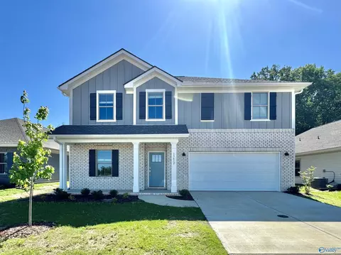 7250 Maple Creek Dr, Owens Cross Roads, AL 35763