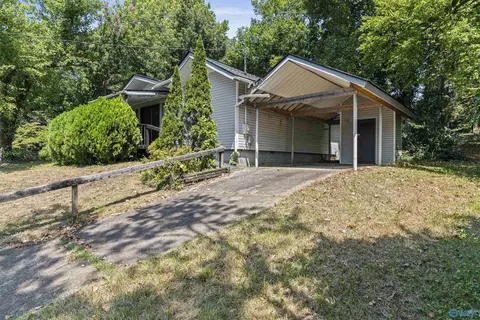 2712 Dry Creek Dr, Huntsville, AL 35810