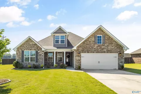 10 Winchester Dr, Decatur, AL 35603