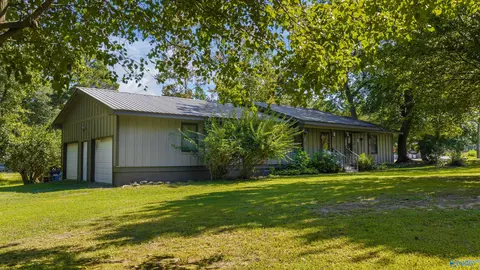 Exterior - 5559 E River Rd, Mentone, AL 35984 photo 3 of 8