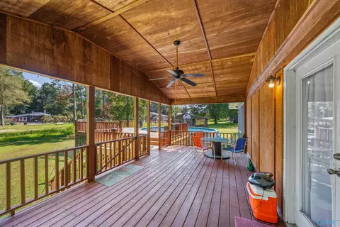 Exterior - 5559 E River Rd, Mentone, AL 35984 photo 2 of 8
