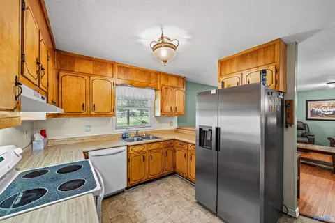 Kitchen - 5559 E River Rd, Mentone, AL 35984 photo 1 of 2
