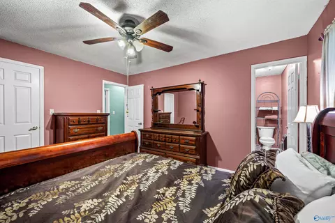 Bedroom - 5559 E River Rd, Mentone, AL 35984 photo 2 of 4