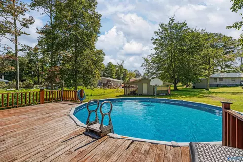 Exterior - 5559 E River Rd, Mentone, AL 35984 photo 6 of 8