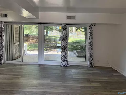 2207 SW Colony Dr, Huntsville, AL 35802