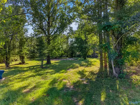5425 Gilmer Ln, Rainbow City, AL 35906