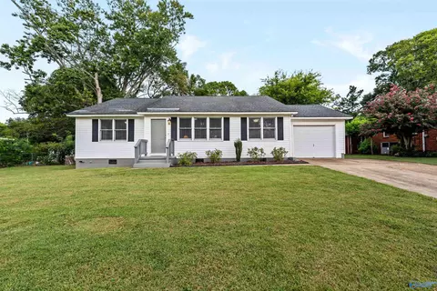 2605 Waltham Dr, Huntsville, AL 35811