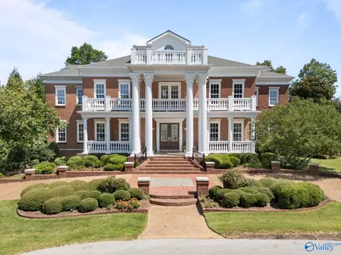 3 Ledge View Dr, Huntsville, AL 35802