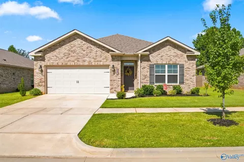 6568 Jacaranda Dr, Huntsville, AL 35806