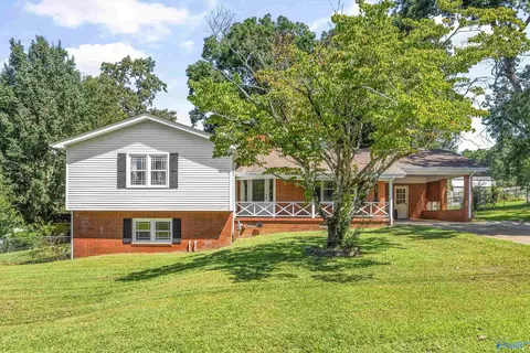 403 Van Buren St, Scottsboro, AL 35768