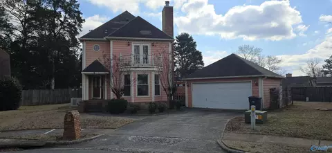 1806 NW Hollytree Dr, Huntsville, AL 35806