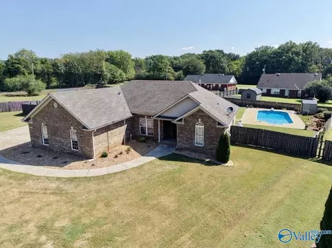 233 Bonaire Dr, Huntsville, AL 35811
