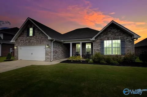 103 Slade Thomas Dr, Meridianville, AL 35759