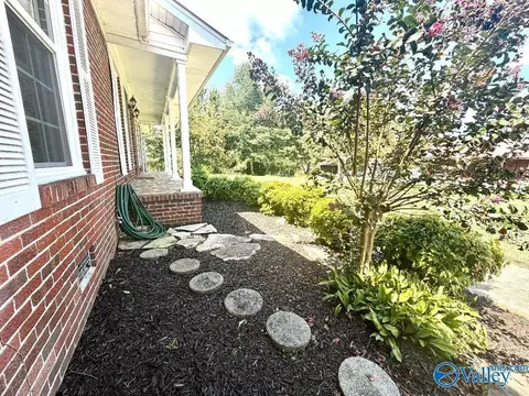 Exterior - 315 Circle Dr, Dutton, AL 35744 photo 4 of 7