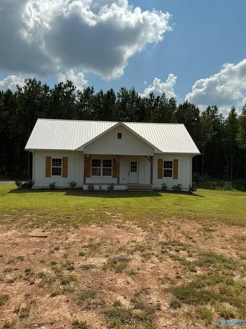 335 County Road 143, Gaylesville, AL 35973