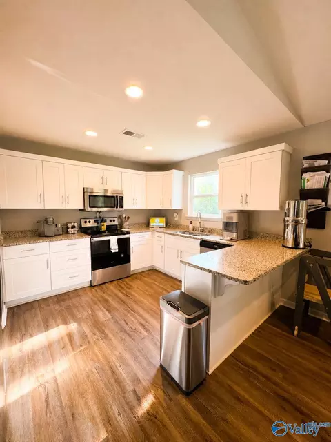 Kitchen - 2245 Madison Loop, Southside, AL 35907 photo 2 of 4