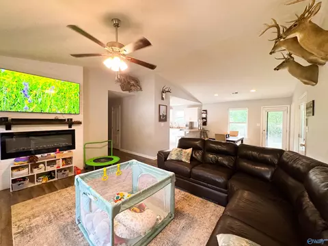 Living - 2245 Madison Loop, Southside, AL 35907 photo 2 of 3