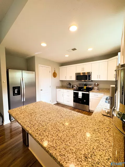 Kitchen - 2245 Madison Loop, Southside, AL 35907 photo 4 of 4
