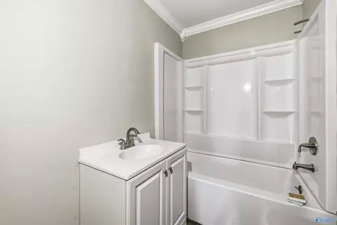 Bath - 4544 County Road 44, Section, AL 35771 photo 1 of 1