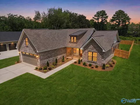 2000 Mythewood Dr, Huntsville, AL 35803